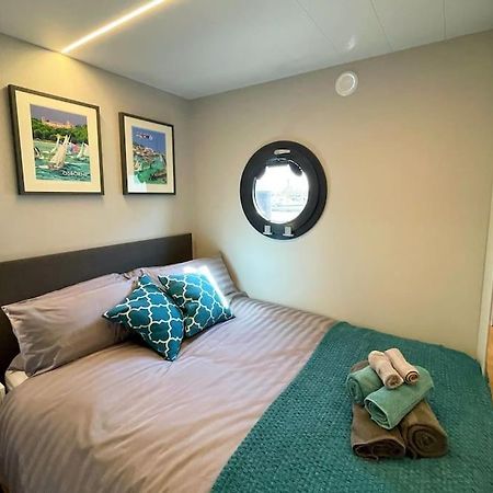 Yarmouth Waterlodge Floating Apartments 2 Ngoại thất bức ảnh